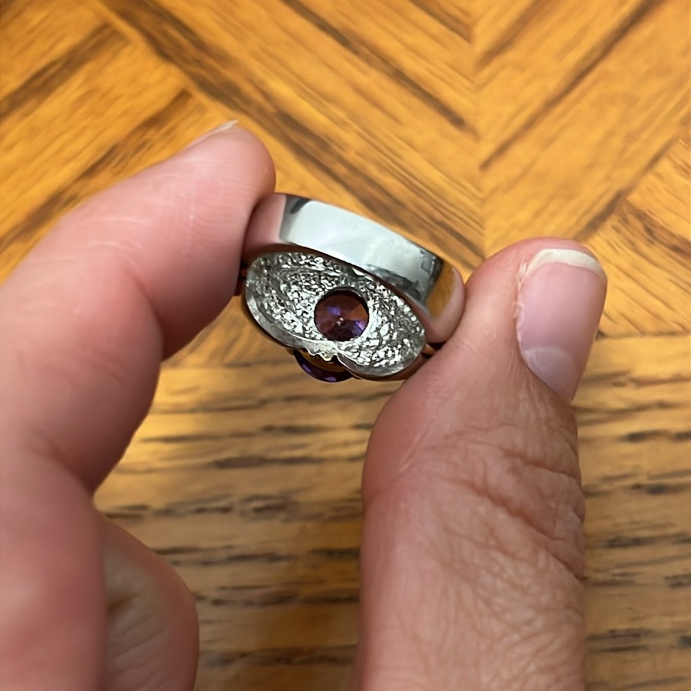 🍐TRADED🍐Simulated Amethyst on 2-toned Rope twist ring, Size 6 - Picture 9 of 10